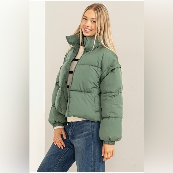 Women's Green Puffer Jacket With Detachable Sleeves